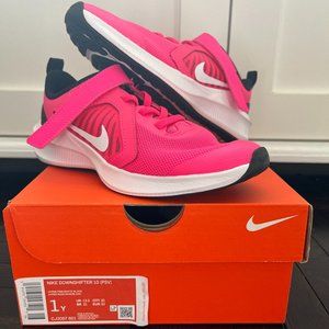 NEW Kids Nike Downshifter 10